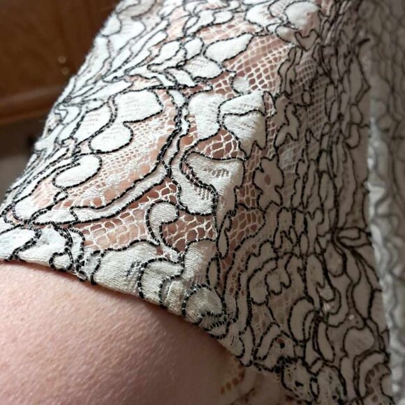 WAYF DRESS SIZE S - Picture 2 of 8